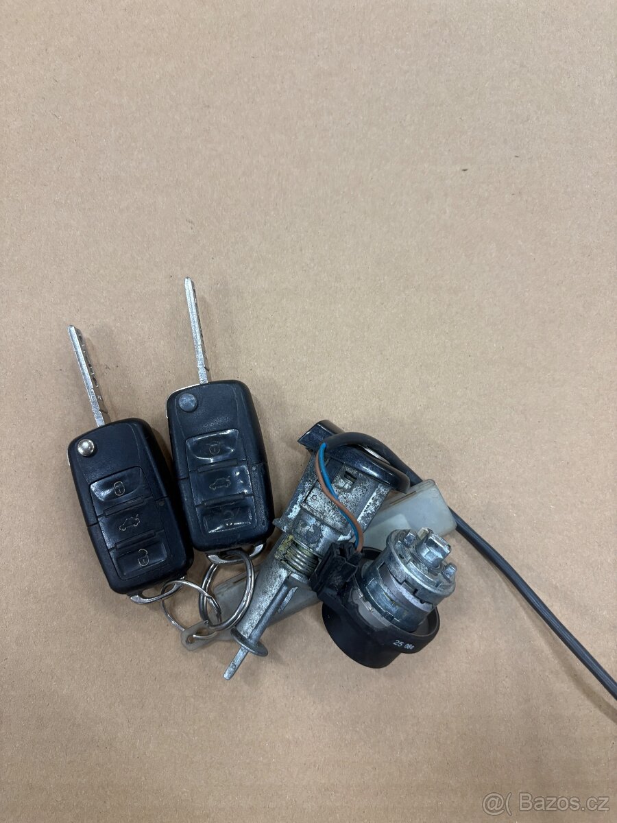 Zámek, anténa, jednotk ventilátoru - 3