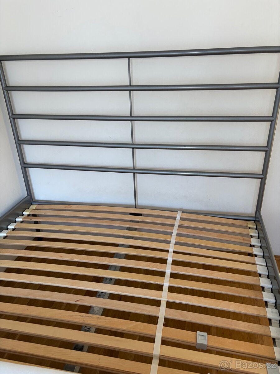 Kovova postel IKEA 140x200 + nova matrace - 3