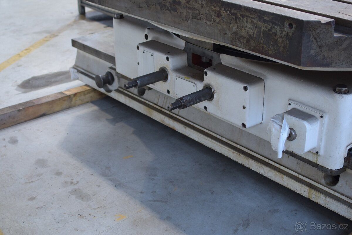 Otočný stůl Škoda E20 - 3