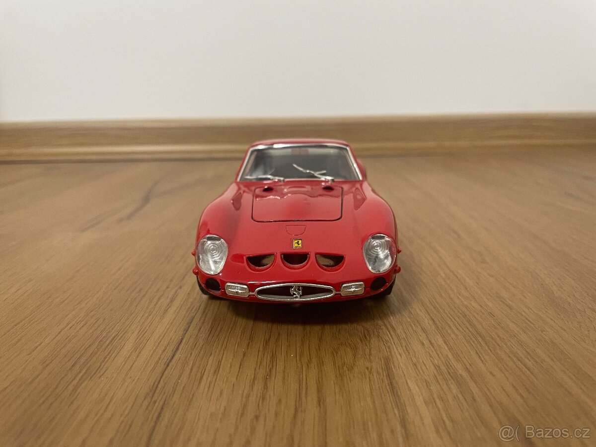Modely aut - 1:24 - 3