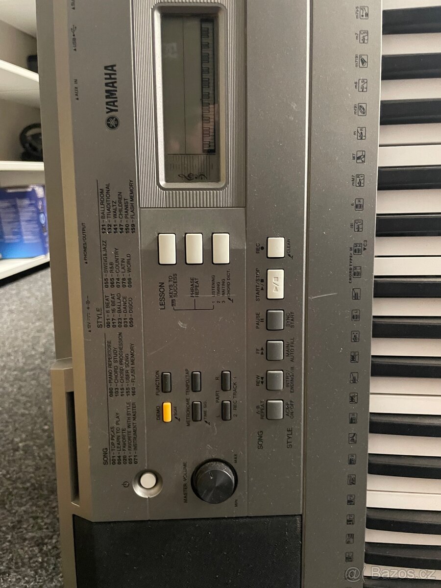 Klávesy Yamaha PSR-E353 - 3