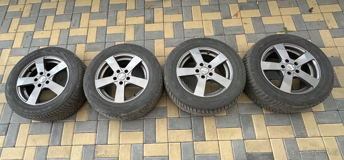 Alu kola Nokian 215/60 R16 - 3