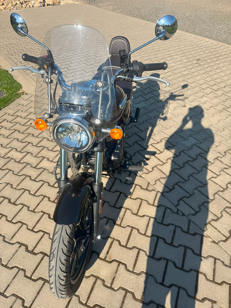 Royal Enfield Meteor 350 - 3