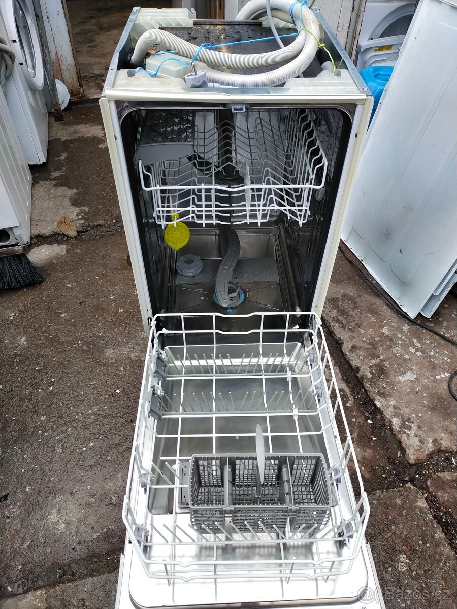 Prodám vestavnou dig.nerezovou mycku zn.BOSCH-45CM-DOVEZU- - 3