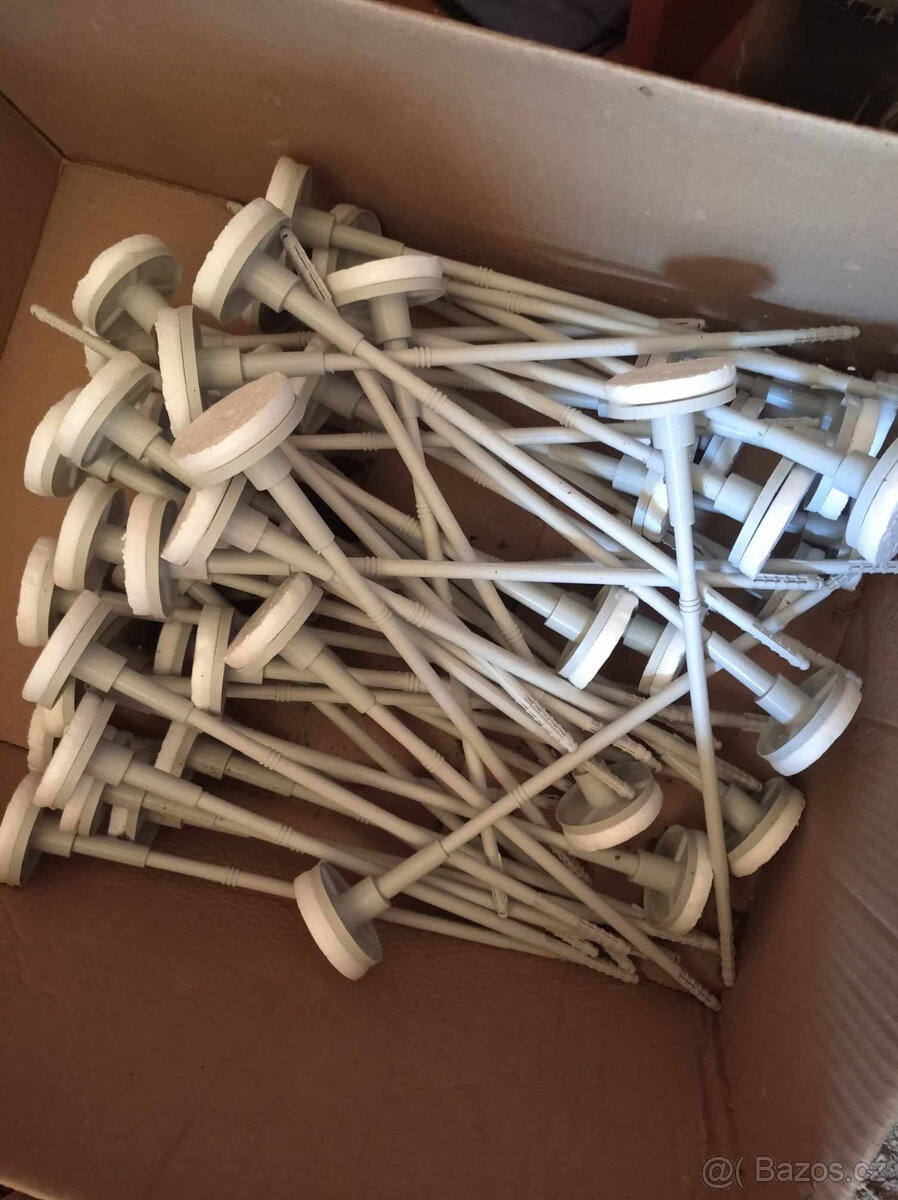 Montážní prvek pro hmoždinky - 3