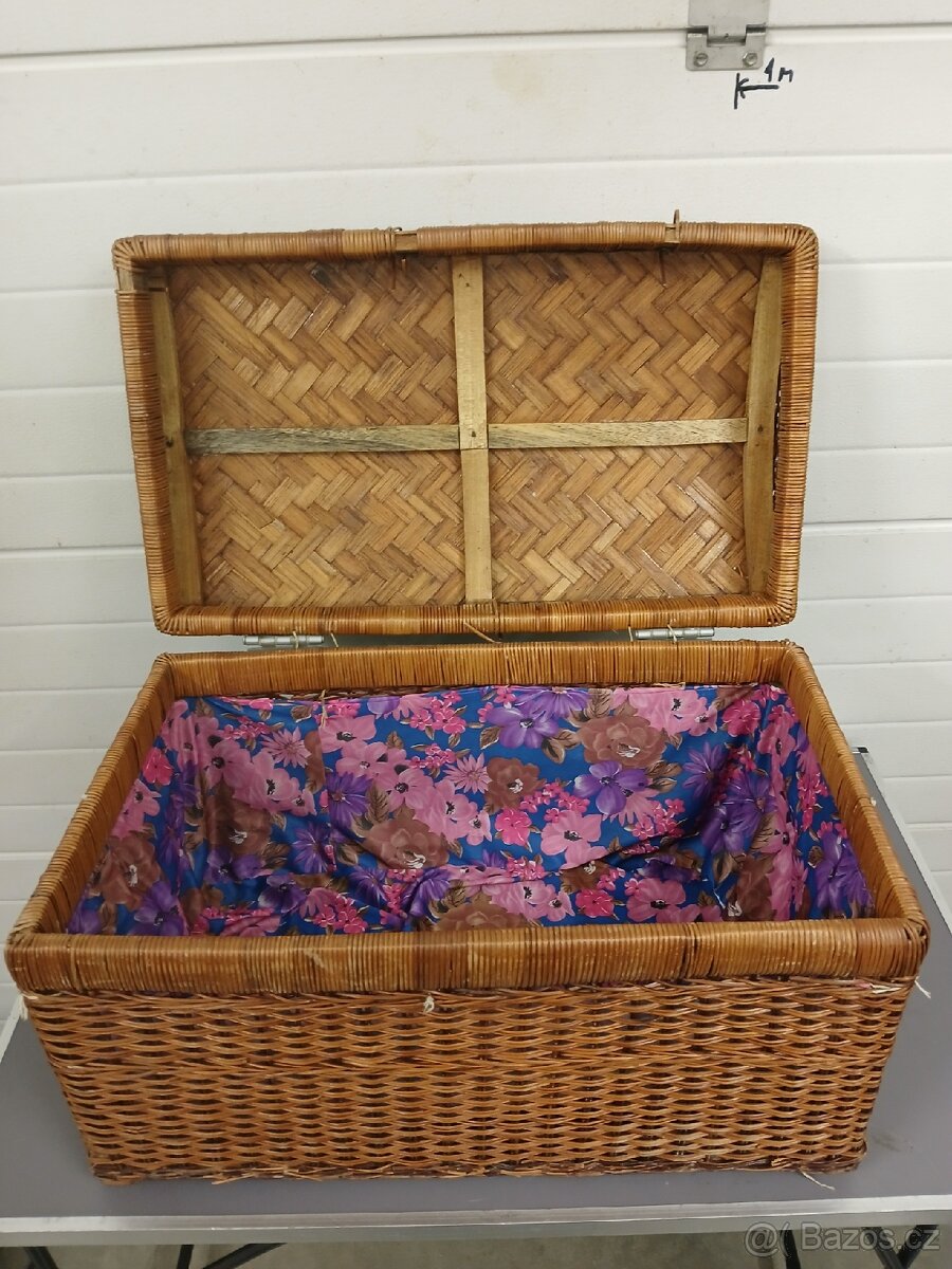 Starožitný proutěný kufr - 3