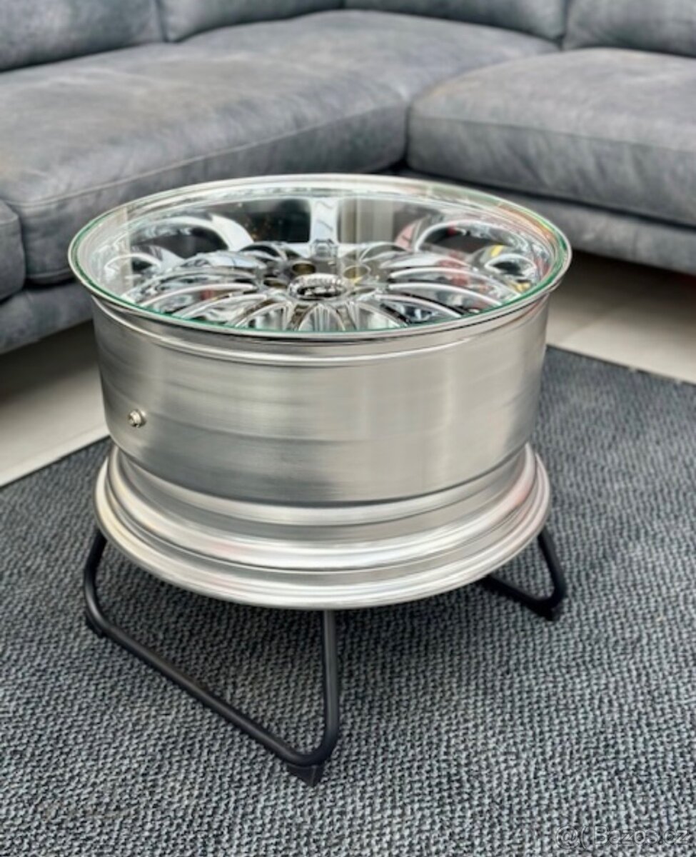 Designový stůl z litého kola - 3