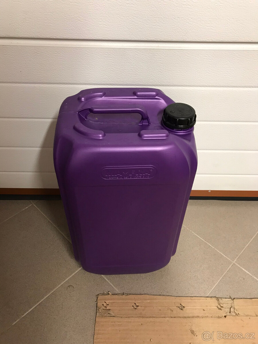 Plastové kanystry 25l - 3