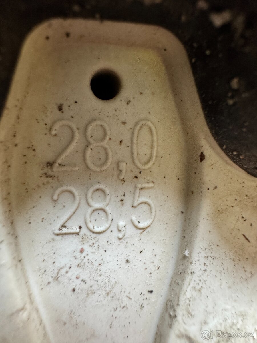 Lyžáky Atomic Hawk 90 vel. 28-28,5 (43-44) - 3