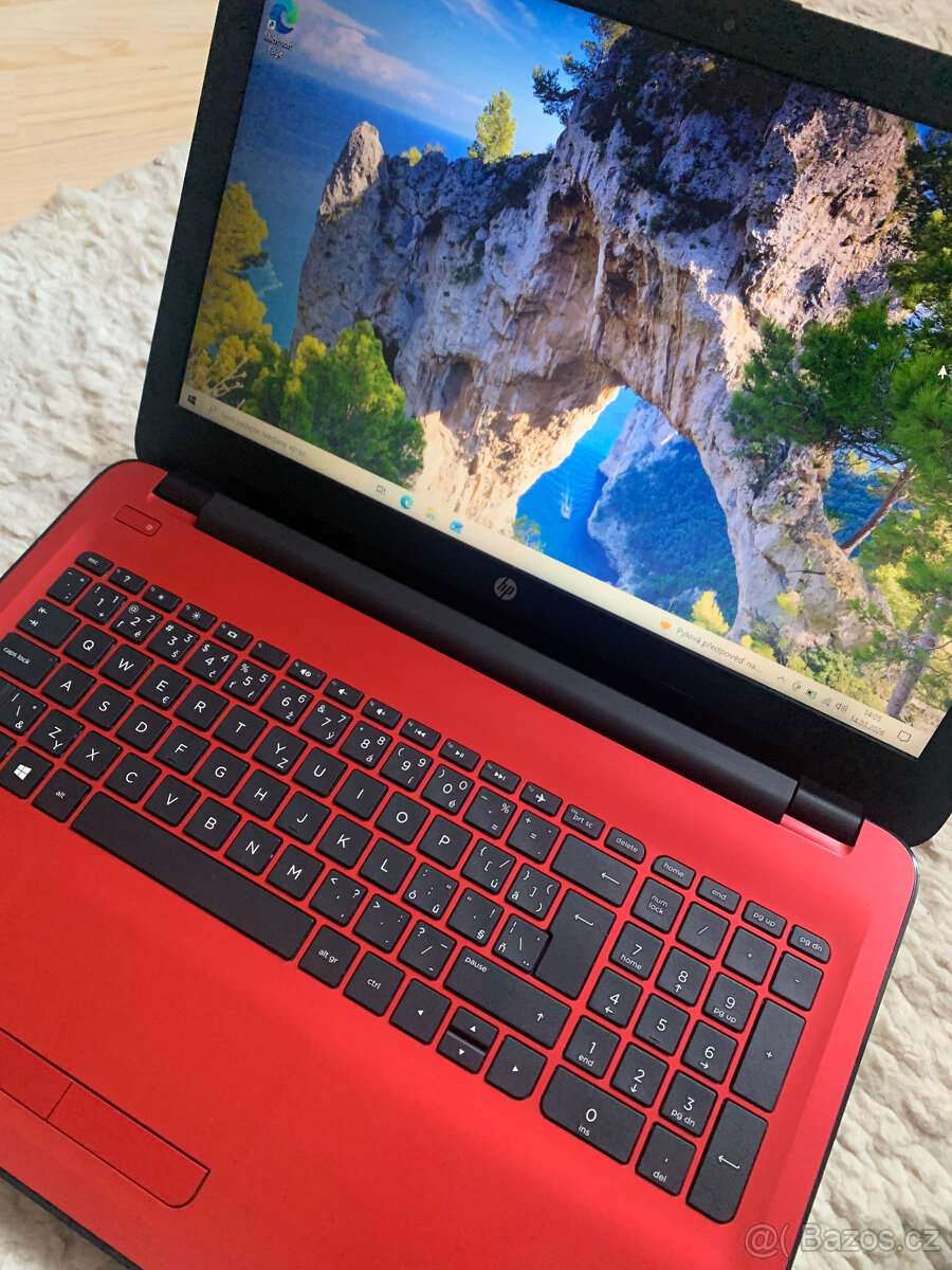 Notebook HP 15 - 4x jádro - 8GB RAM - NÁDHERNÝ NOTEBOOK - 3
