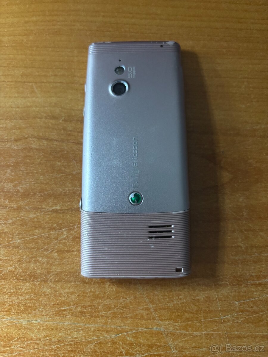 Sony Ericsson J10i - 3