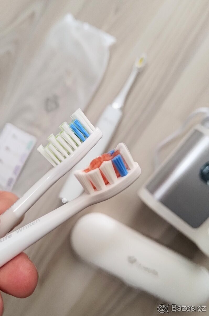 Sonický zubní kartáček TrueLife SonicBrush UV - 3