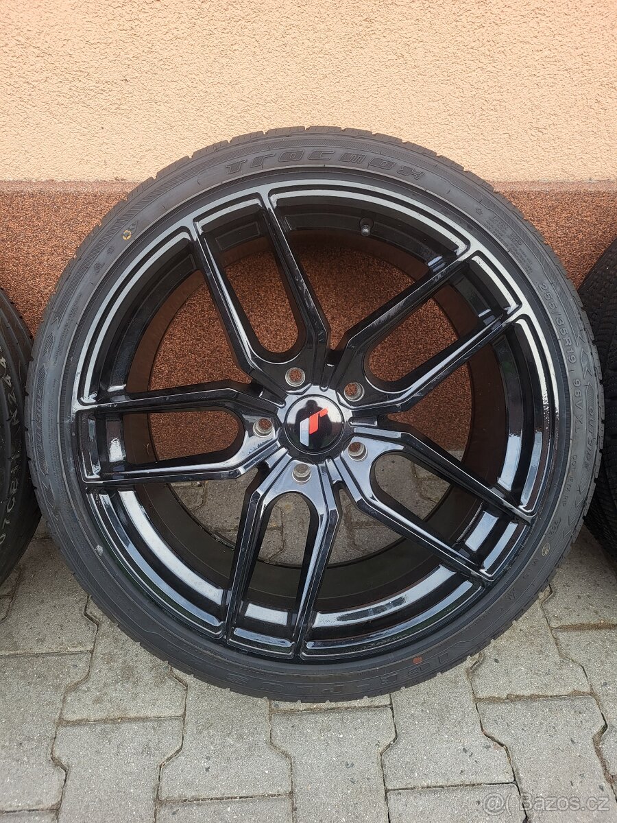 Bmw kola JR25 5x120 255/35 R19 - 3