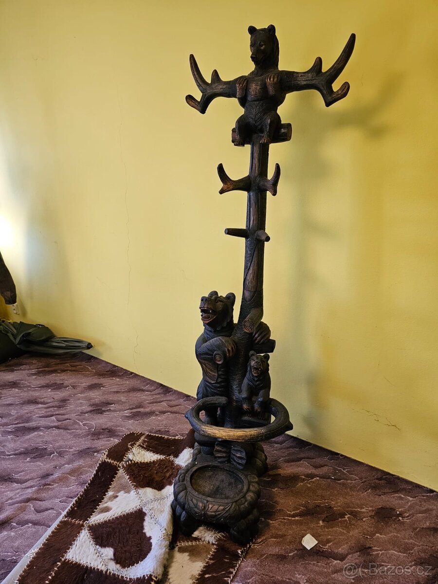 Skříně,komody,skleník,trofeje,paroží. - 3