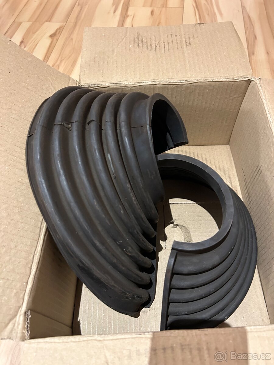 Praga V3S prachovka prední nápravy - 3