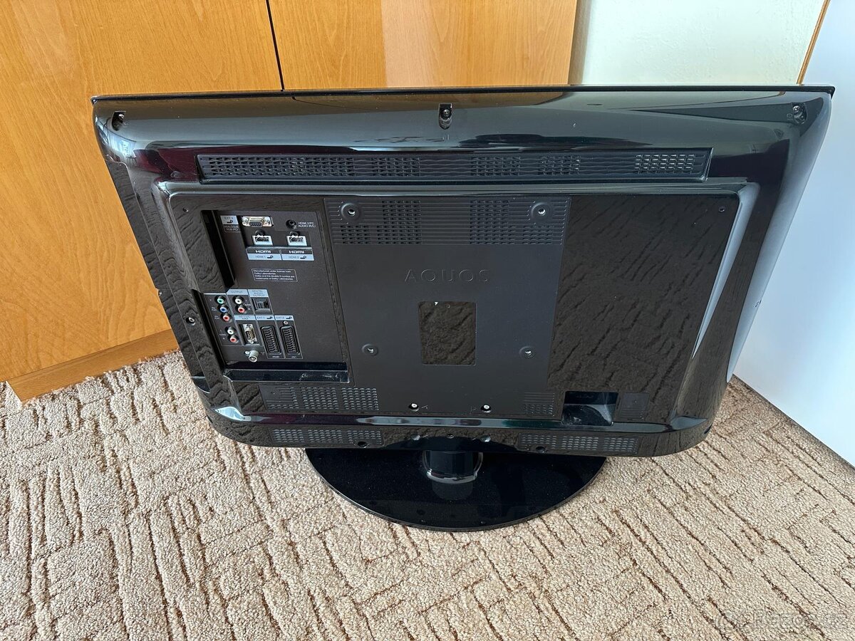 Televize SHARP + Set-top box - 3