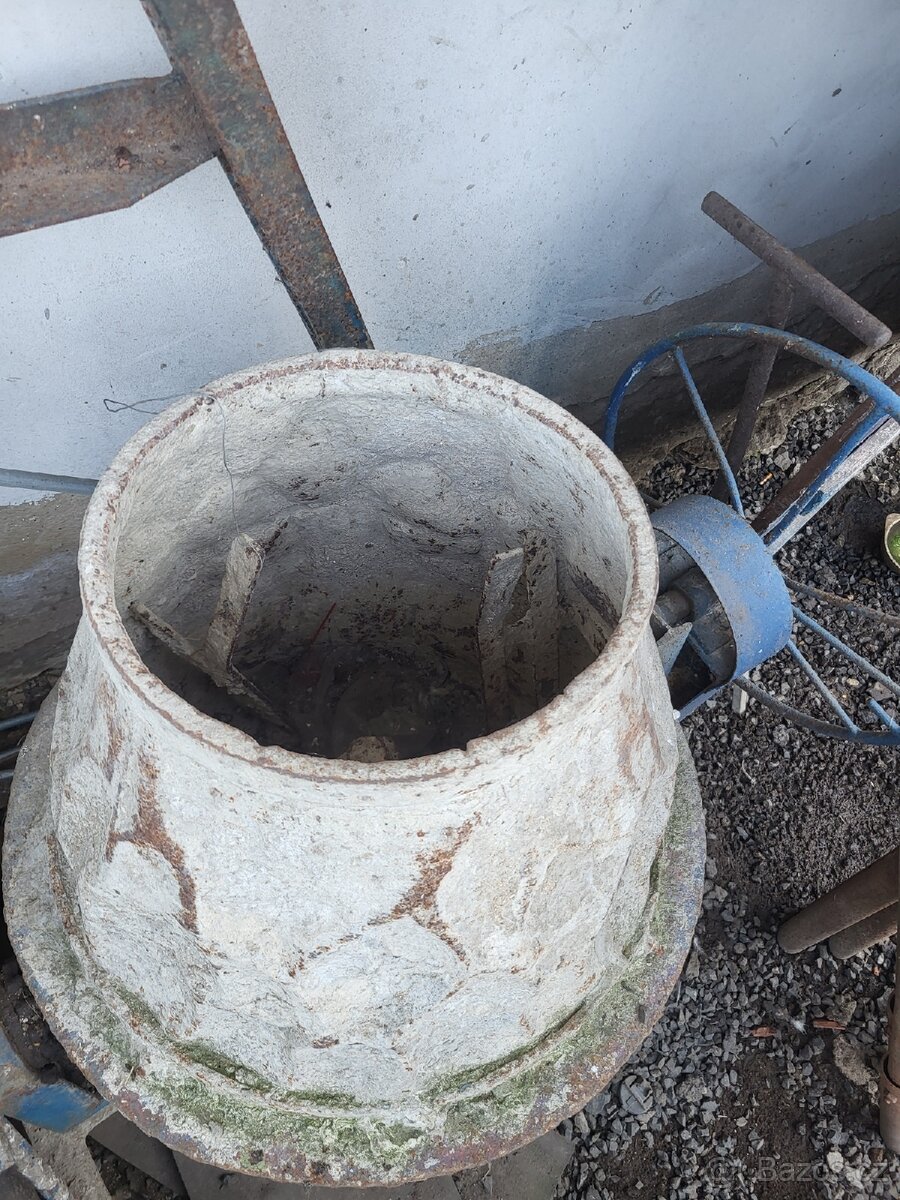 Prodám stavební míchačku robustní konstrukce - 3