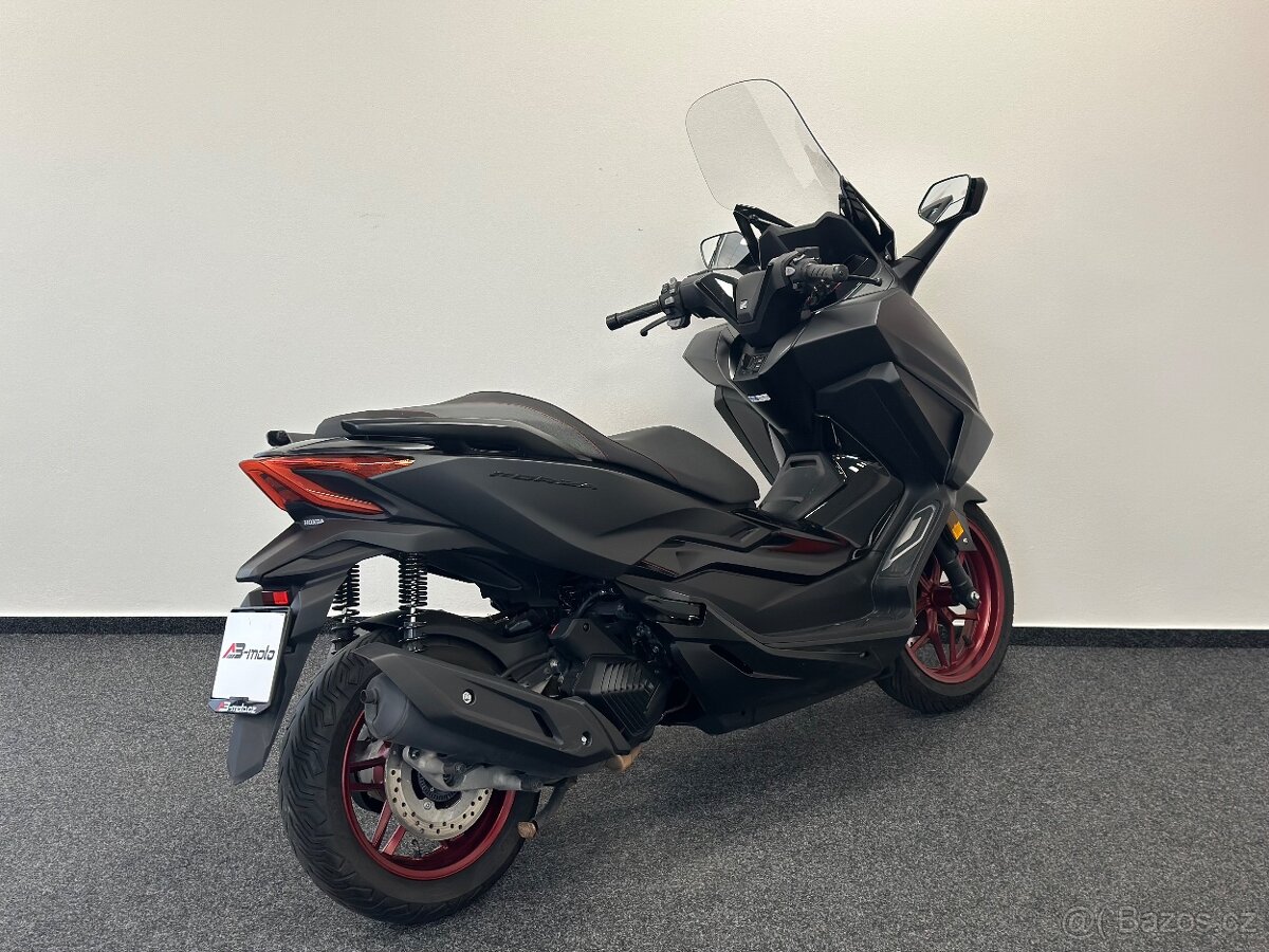 Honda Forza 125 Special Edition - 3