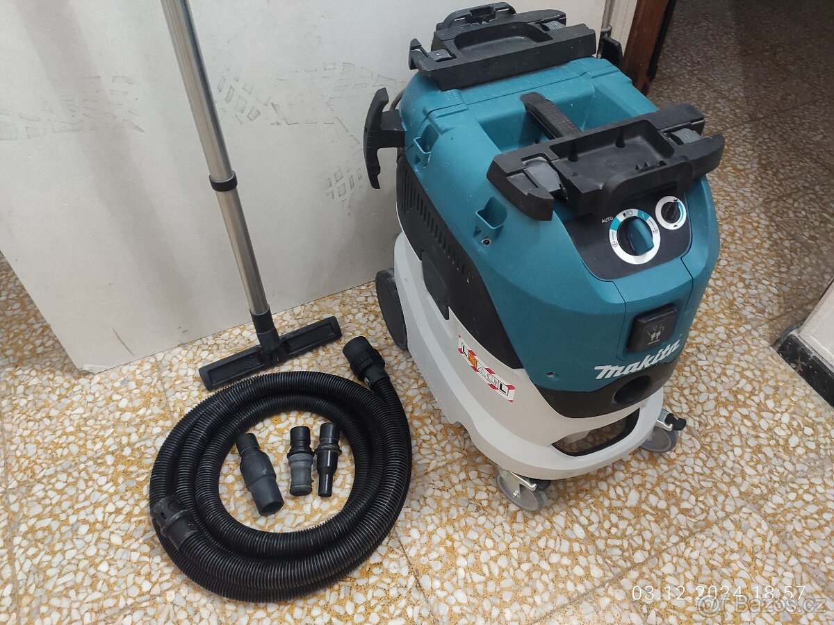 Stavební vysavač Makita s automatickým oklepem ( rok starý ) - 3