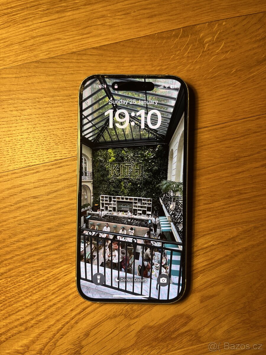 iPhone 15 – 256 GB - 3