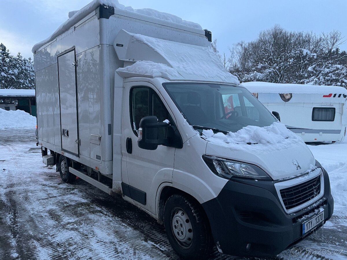 Dodávka Peugeot s plošinou - 3