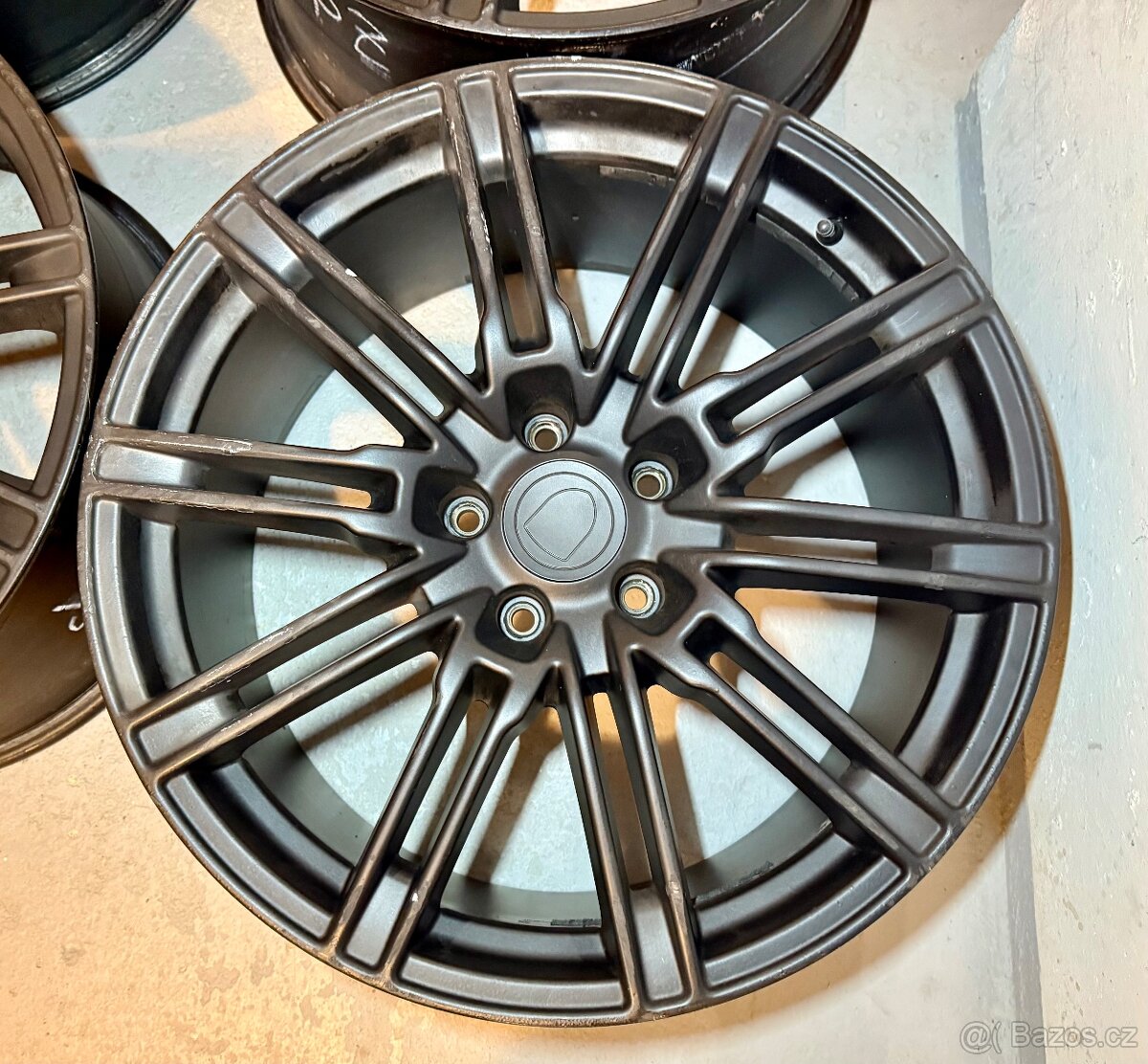 Porsche 21" 4ks alu disky. Porsche GTS Spider - 3