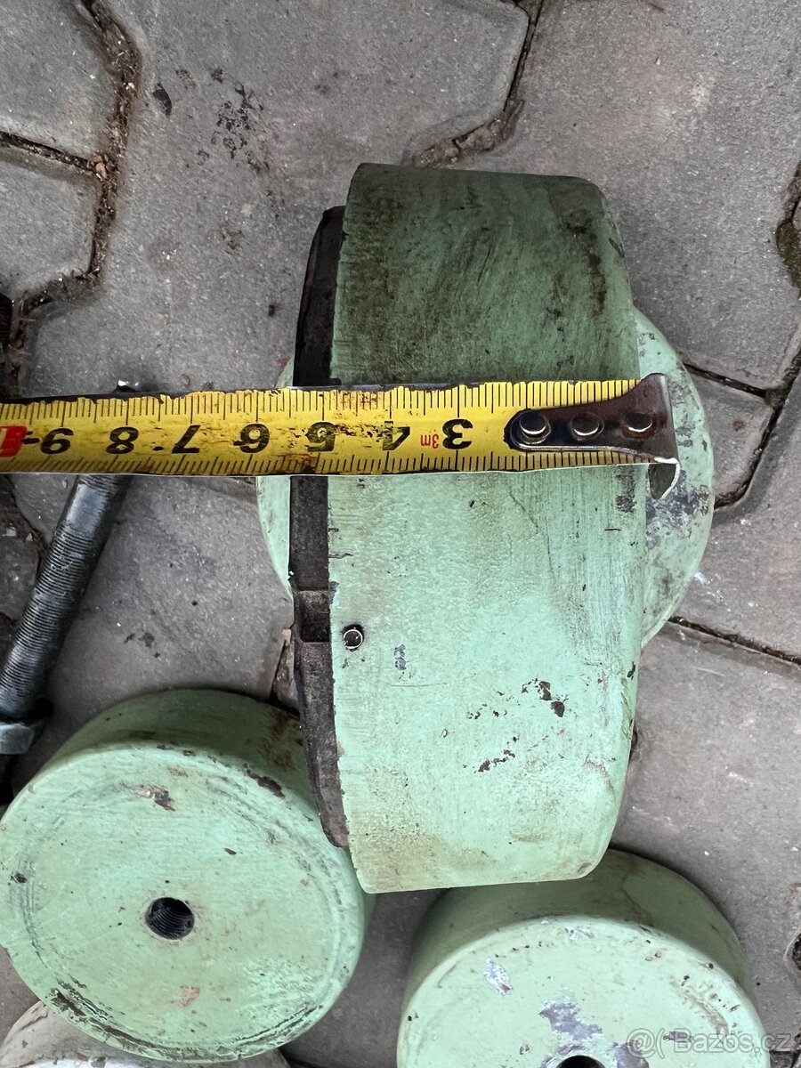 Nastavitelne nohy pod stroje - 3