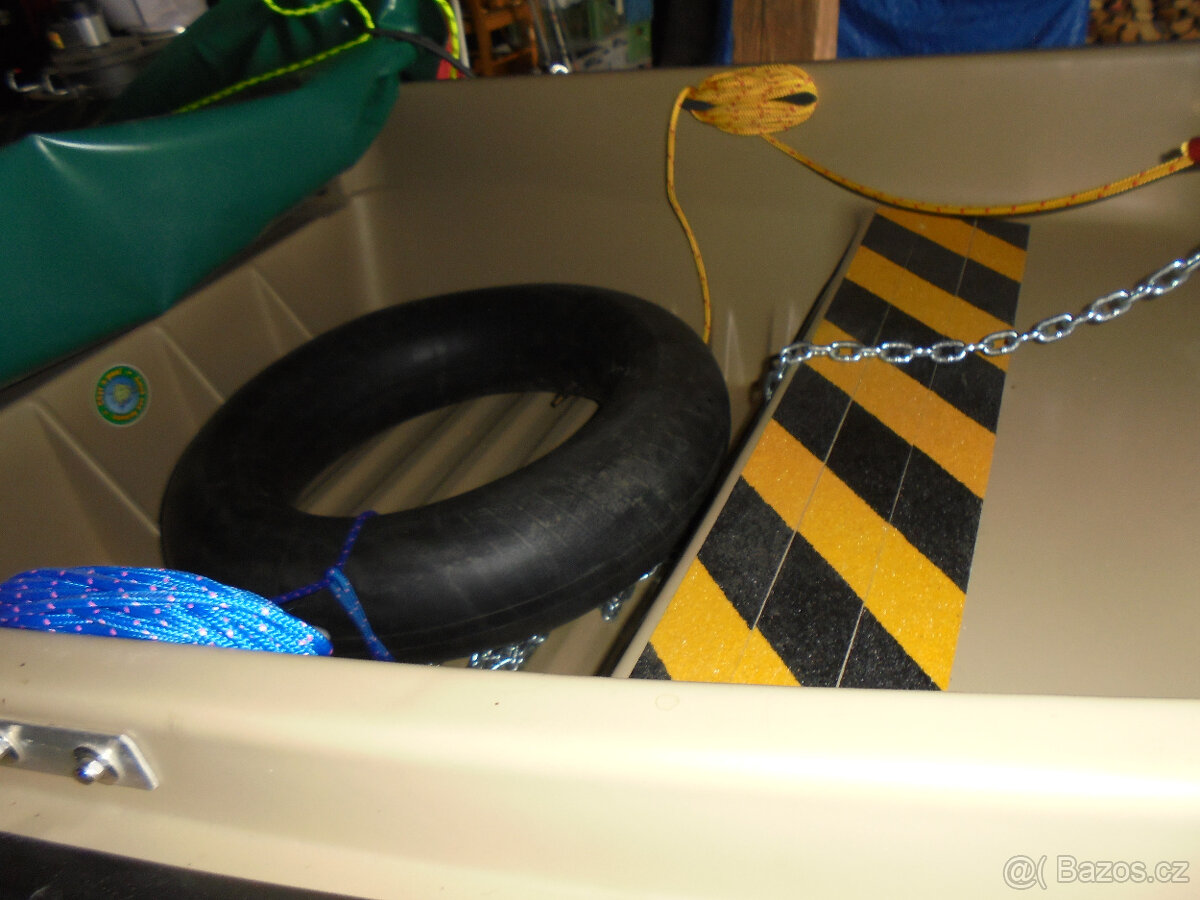 Prodám Loď na rybaření - 3