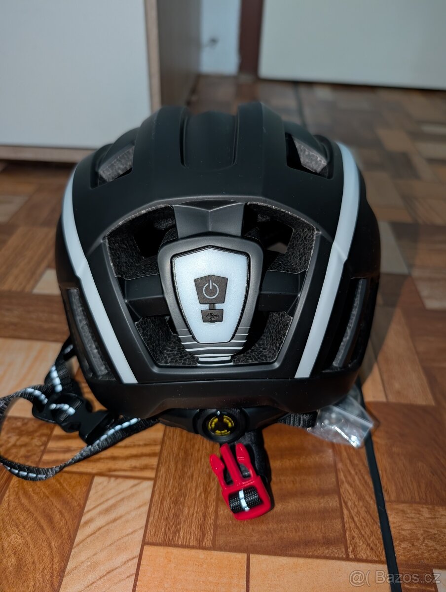 4x cyklo přilba ,kšilt brýle a zadní světlo na usb - 3