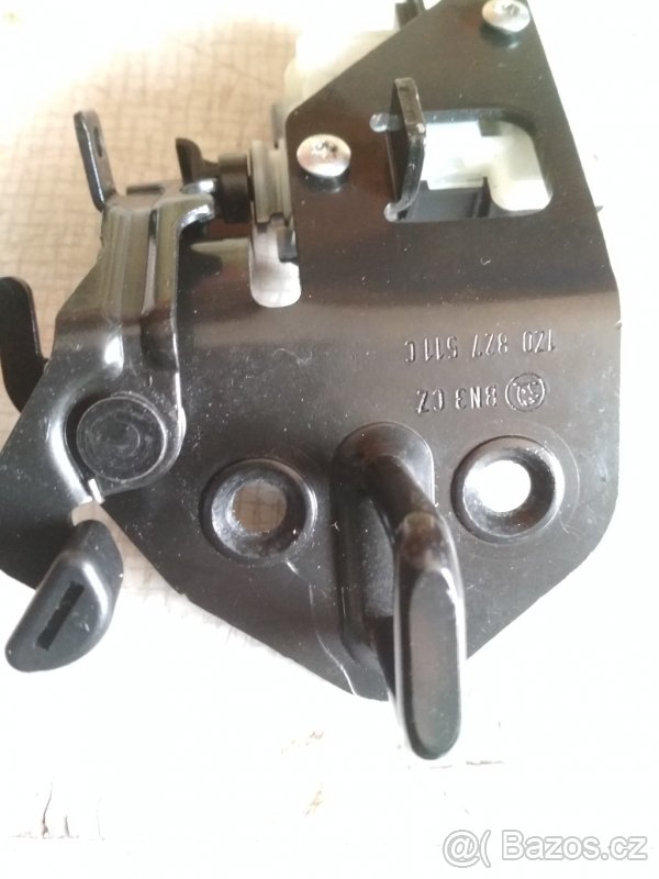 Škoda octavia II, západka zámku pátých dveří - 3