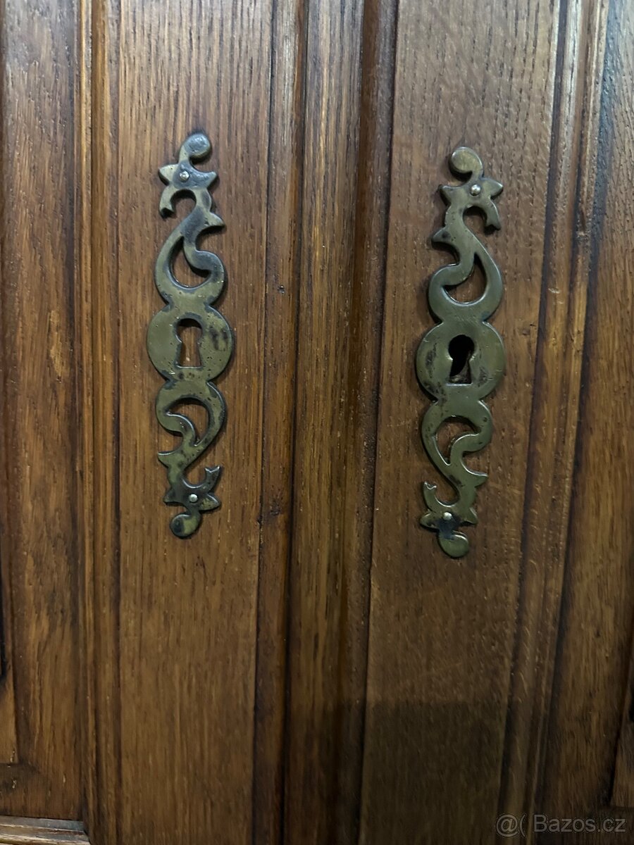 Dubová skříň - 3