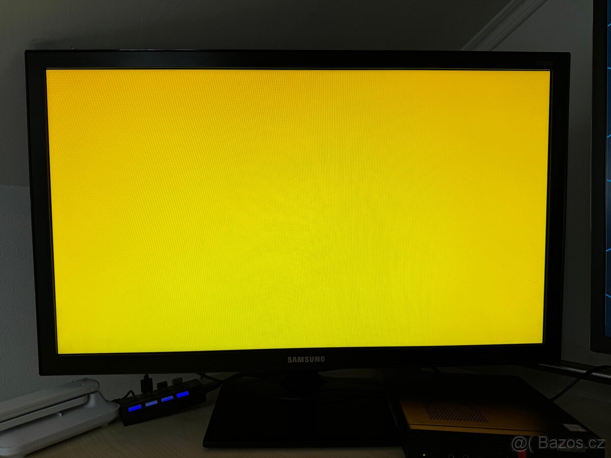 Monitor Samsung S27E330 - 3