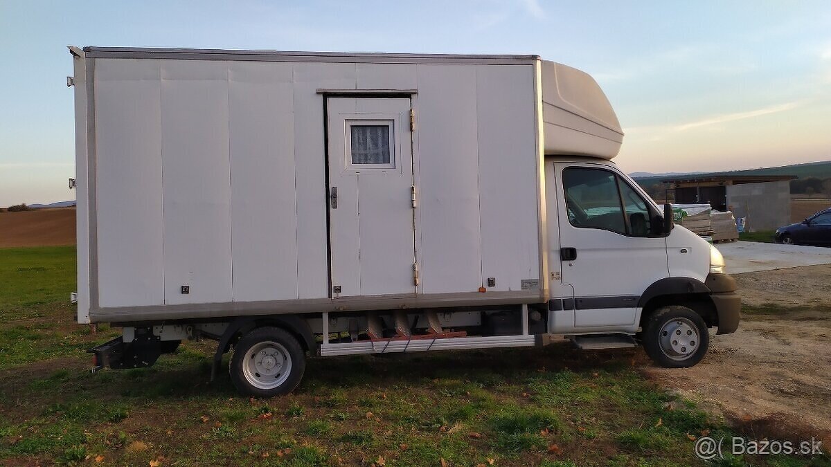 Obytné auto - karavan - Renault - 3