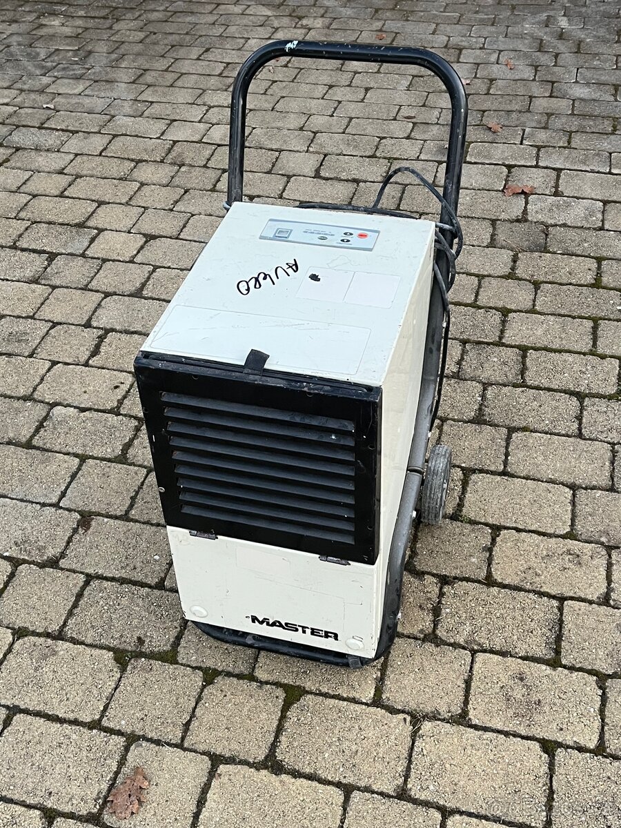 Odvlhčovač Master DH 752 - 3