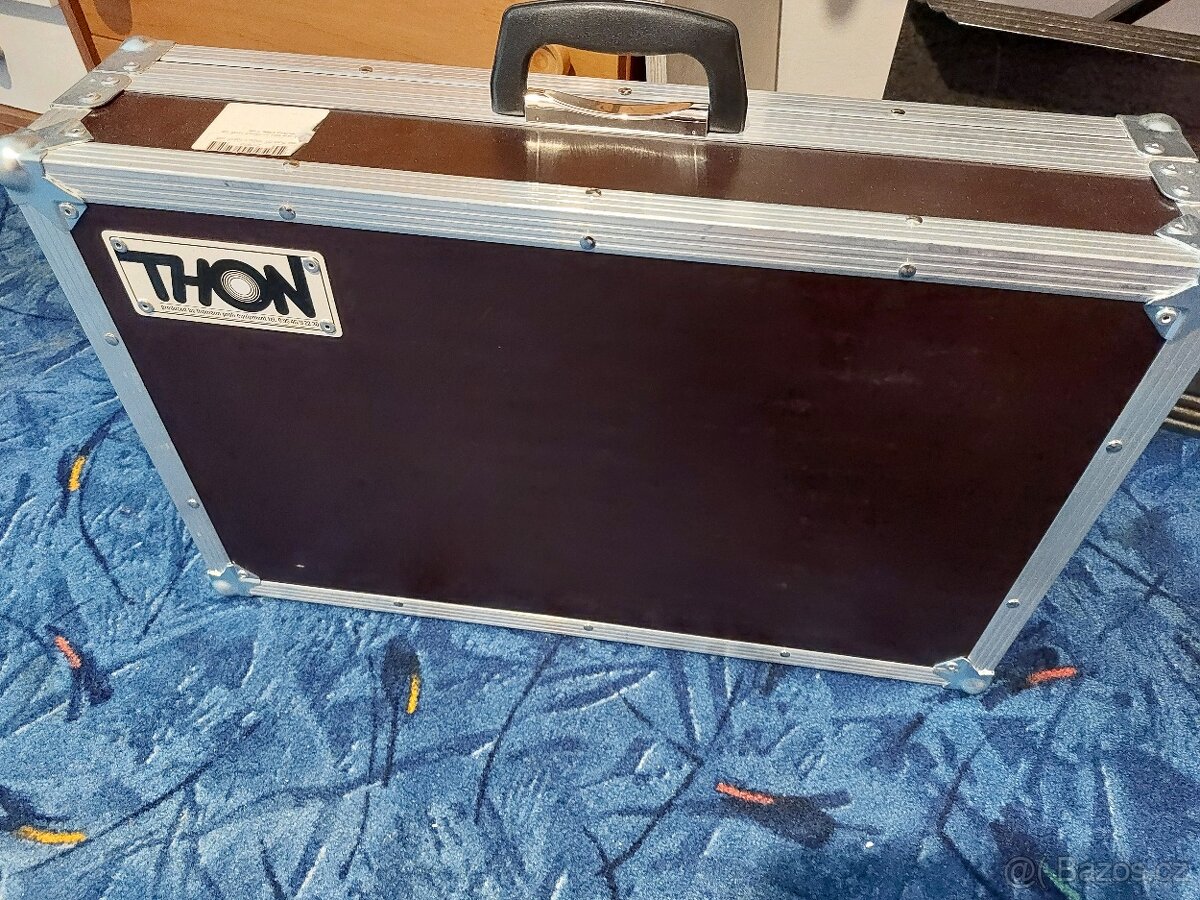 Multiefekt Boss GT100, Top stav - 3