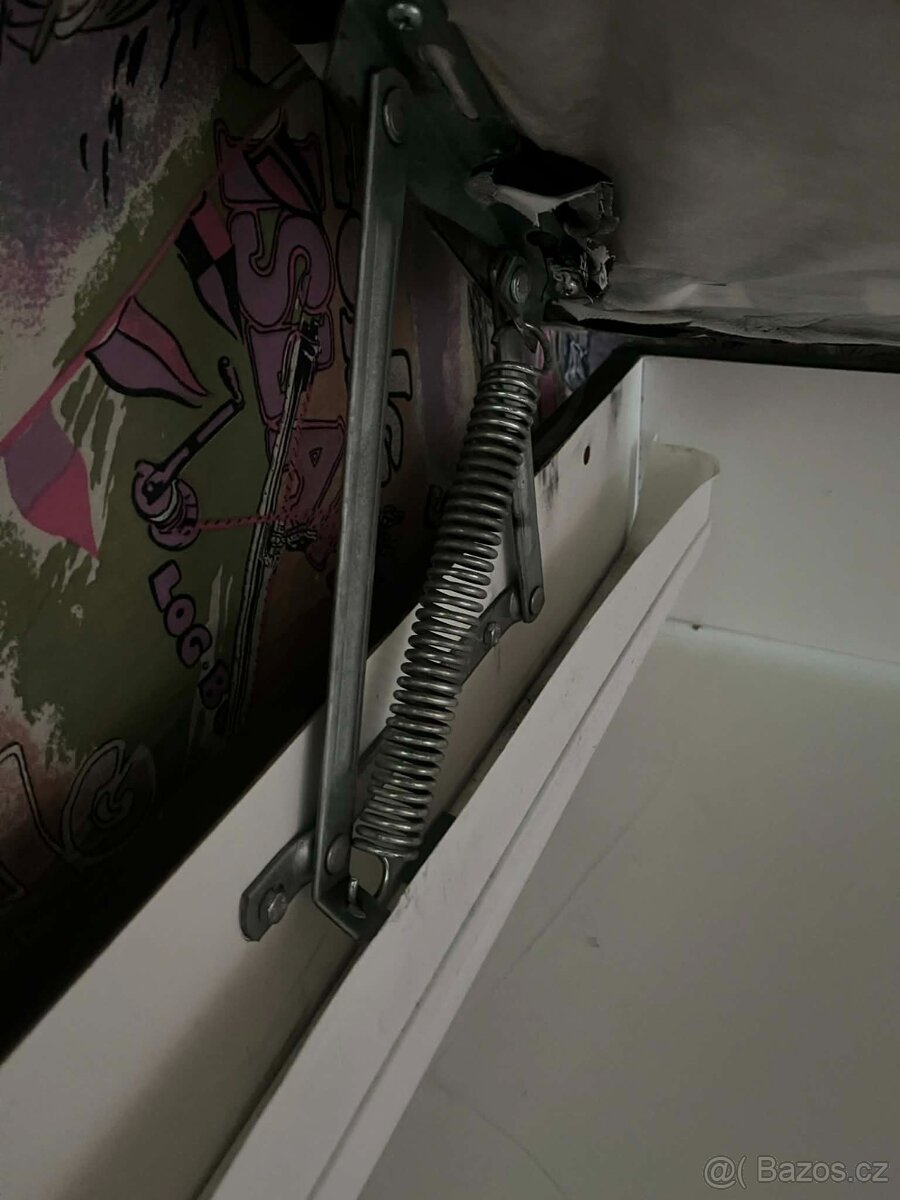 Prodám válendu s úložným prostorem - 3