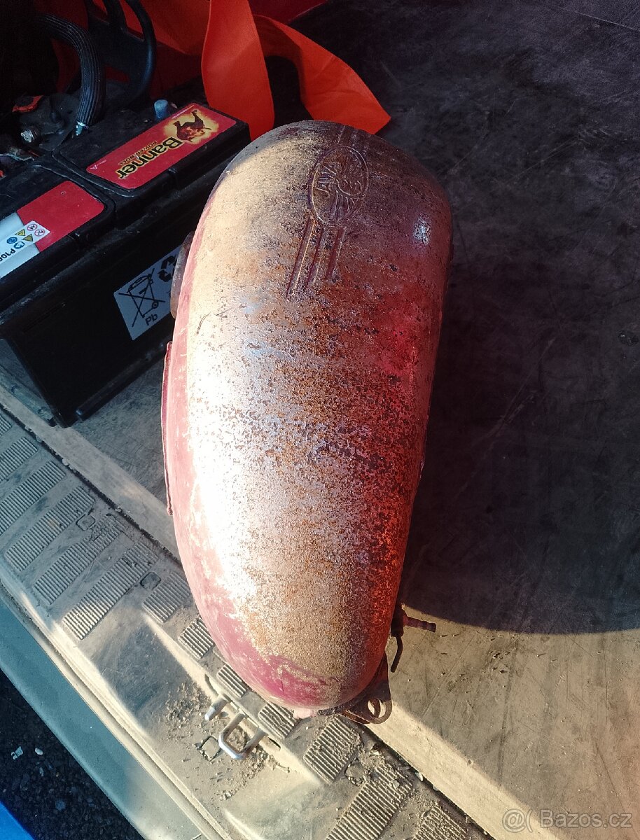 Prodám nádrž Jawa 2 - 3