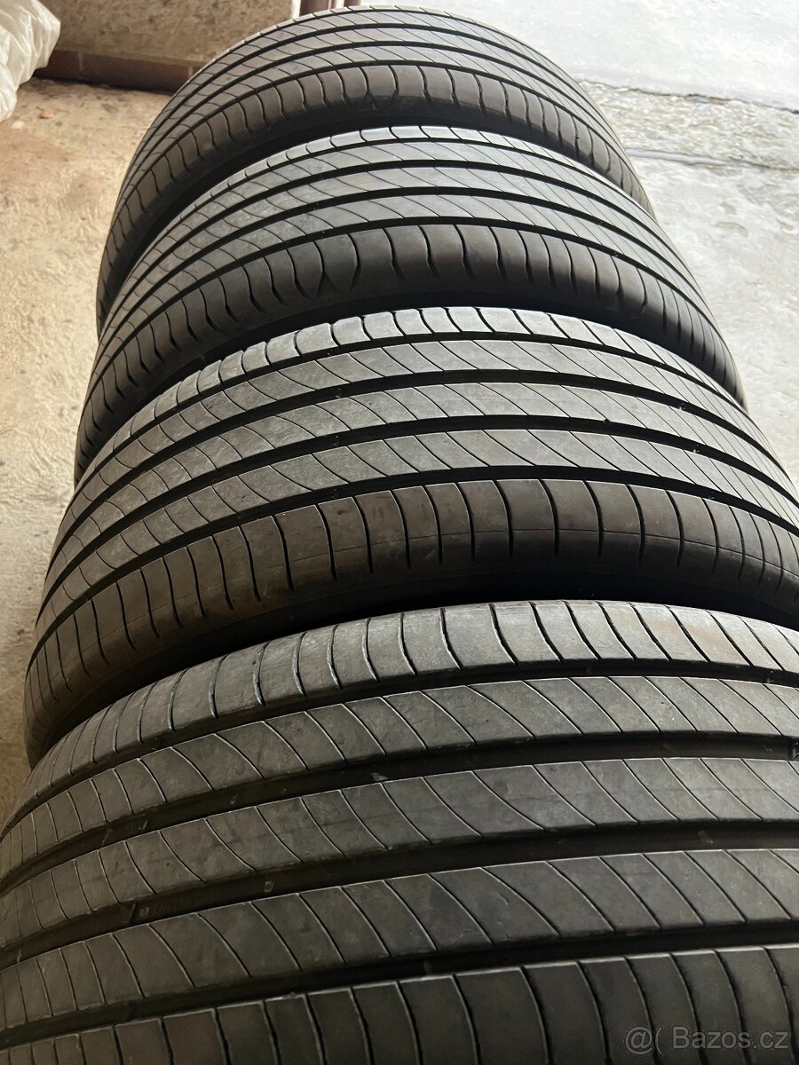 Michelin Primacy 235/50 R19 - 3