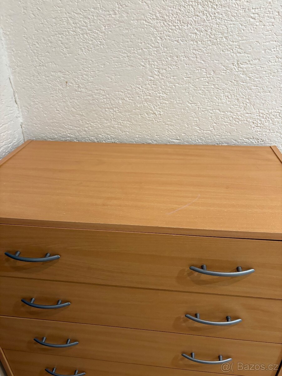 Komoda - 3
