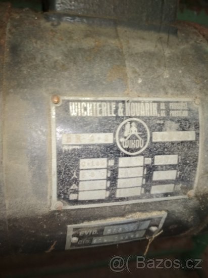 Průmyslový šicí stroj - 3