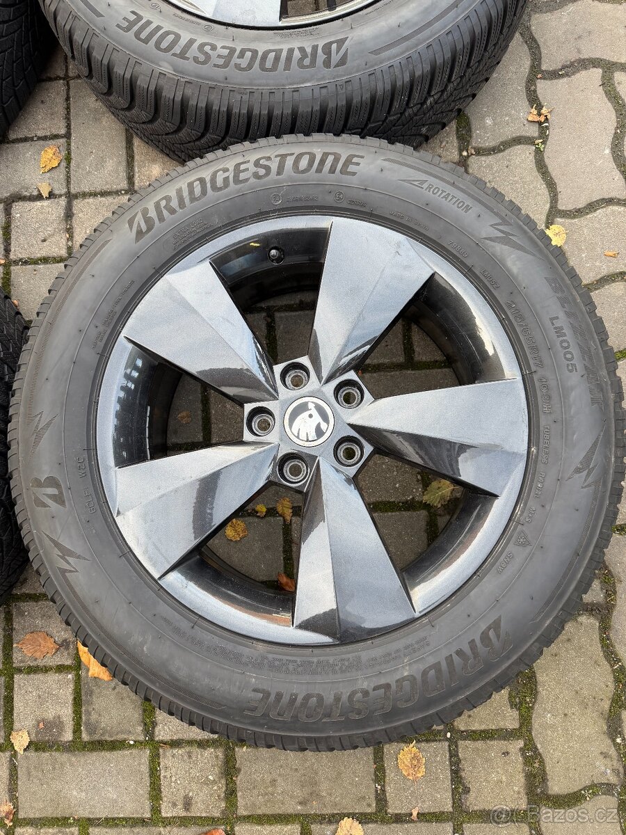 ORIGINÁL Alu Škoda NANUQ R17, 5x112 - ZIMNÍ PNEU - 3