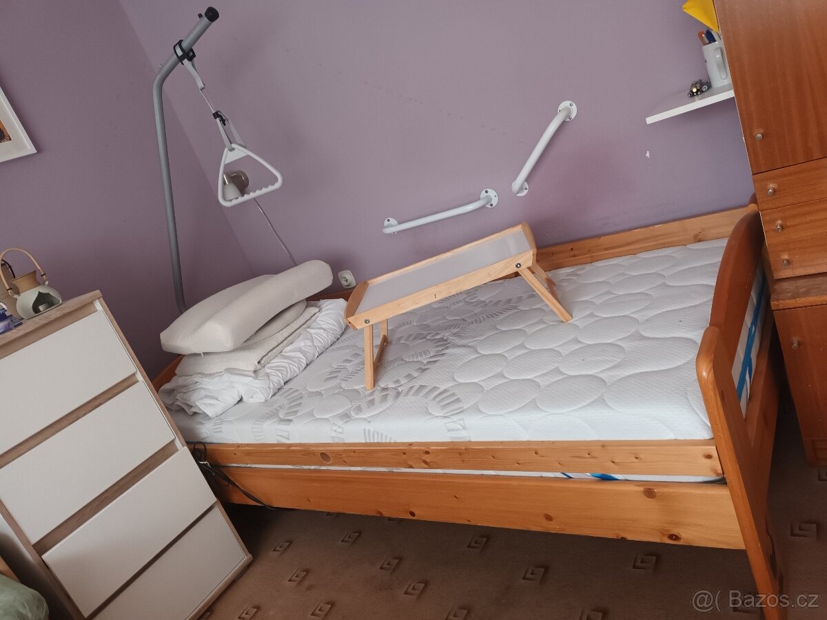 Postel, elektrický polohovatelný rošt, hrazda k lůžku - 3