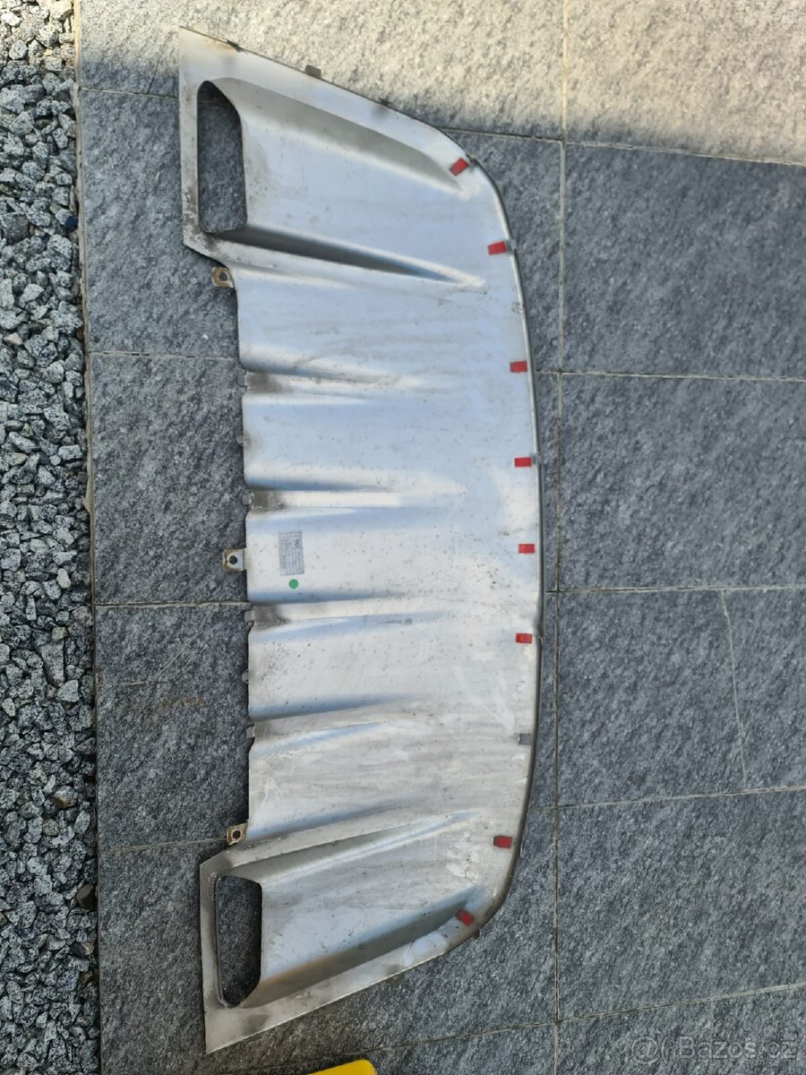 Prodám spoiler na porsche cayenne 2014- - 3