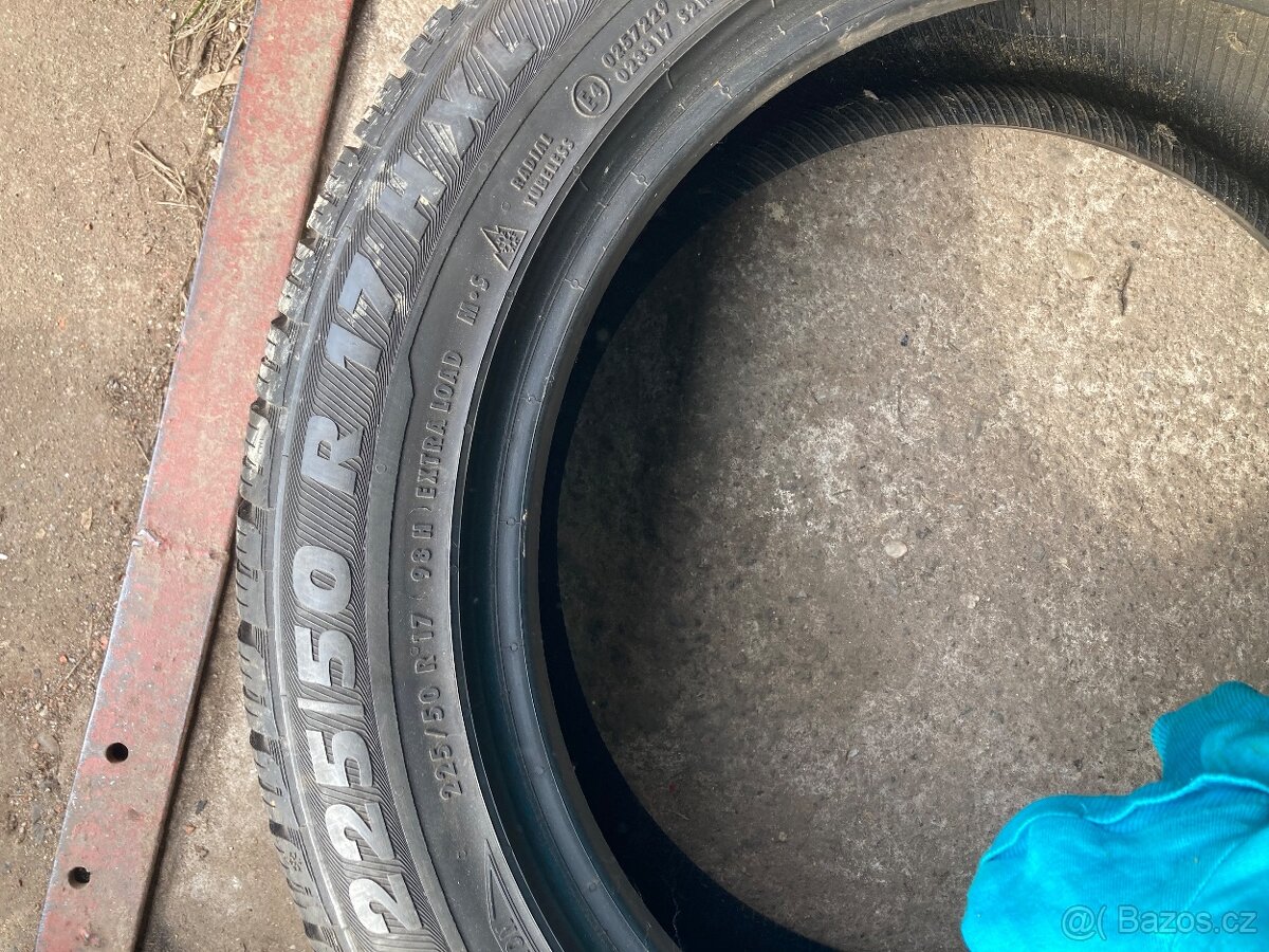 225/50/17 zimní - 3