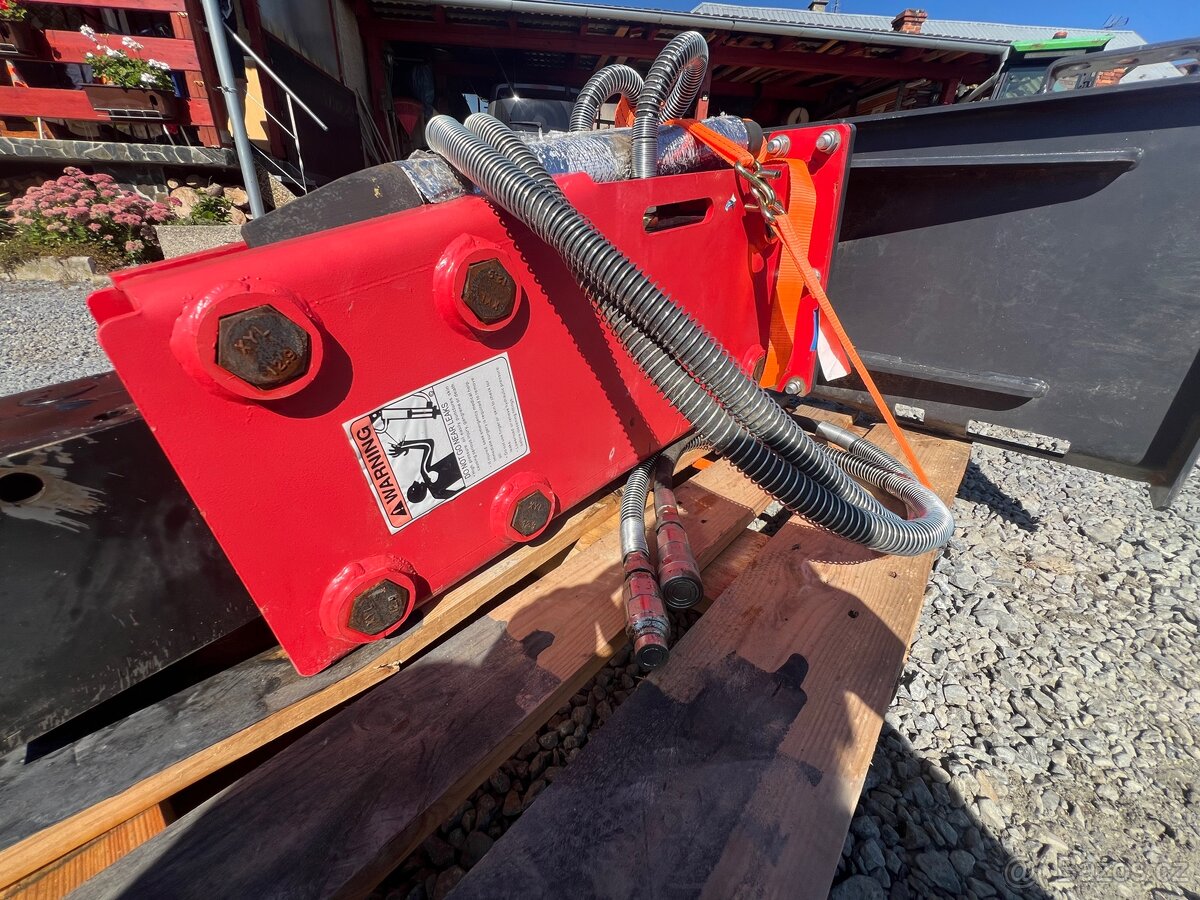 Hydraulické kladivo Raytree RMH680 na Smykový nakladač - 3