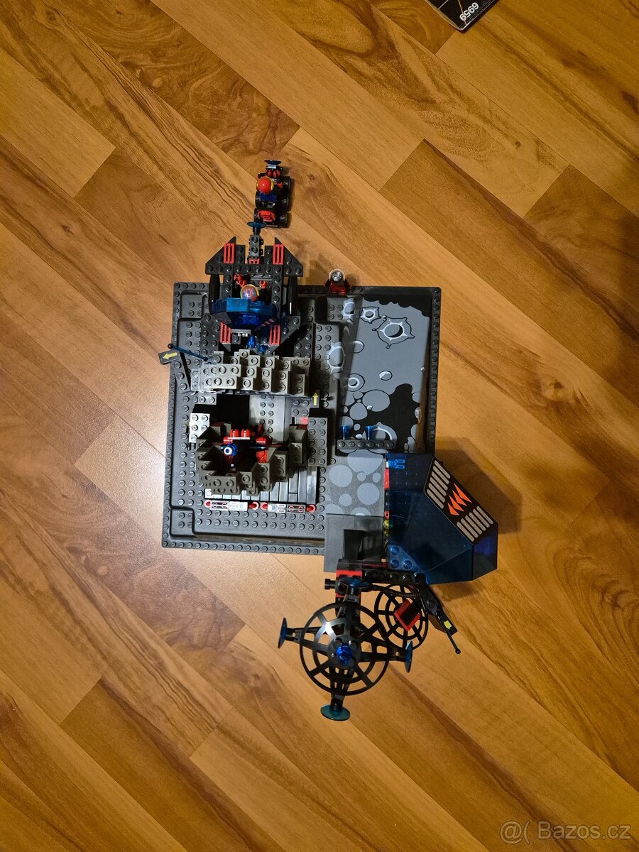 Lego 6959 Lunar Launch Site - 3