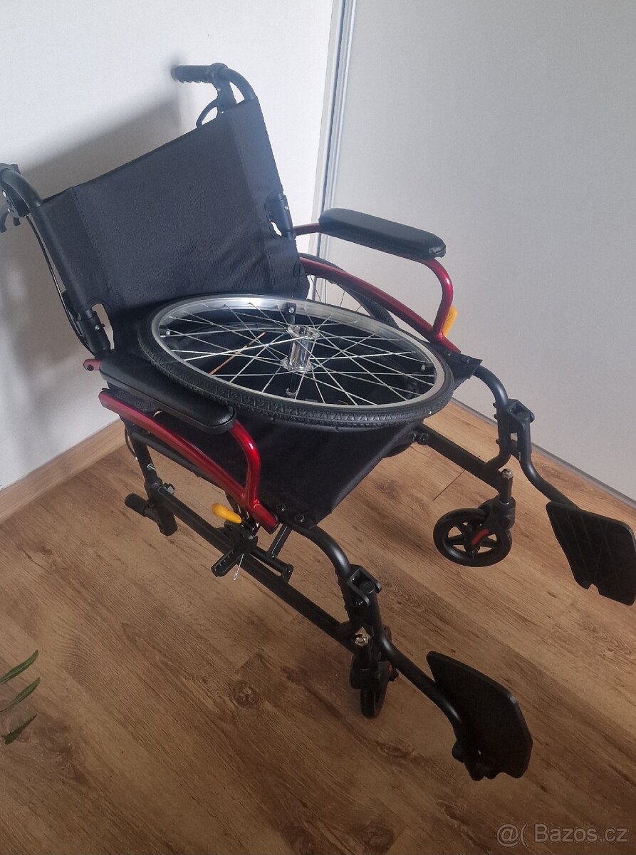Odlehčený invalidní vozík nový - 3