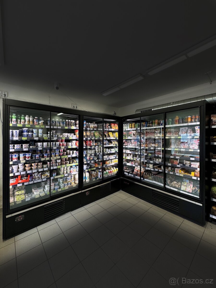 Přístěnná vitrína IM 2,5m - 3