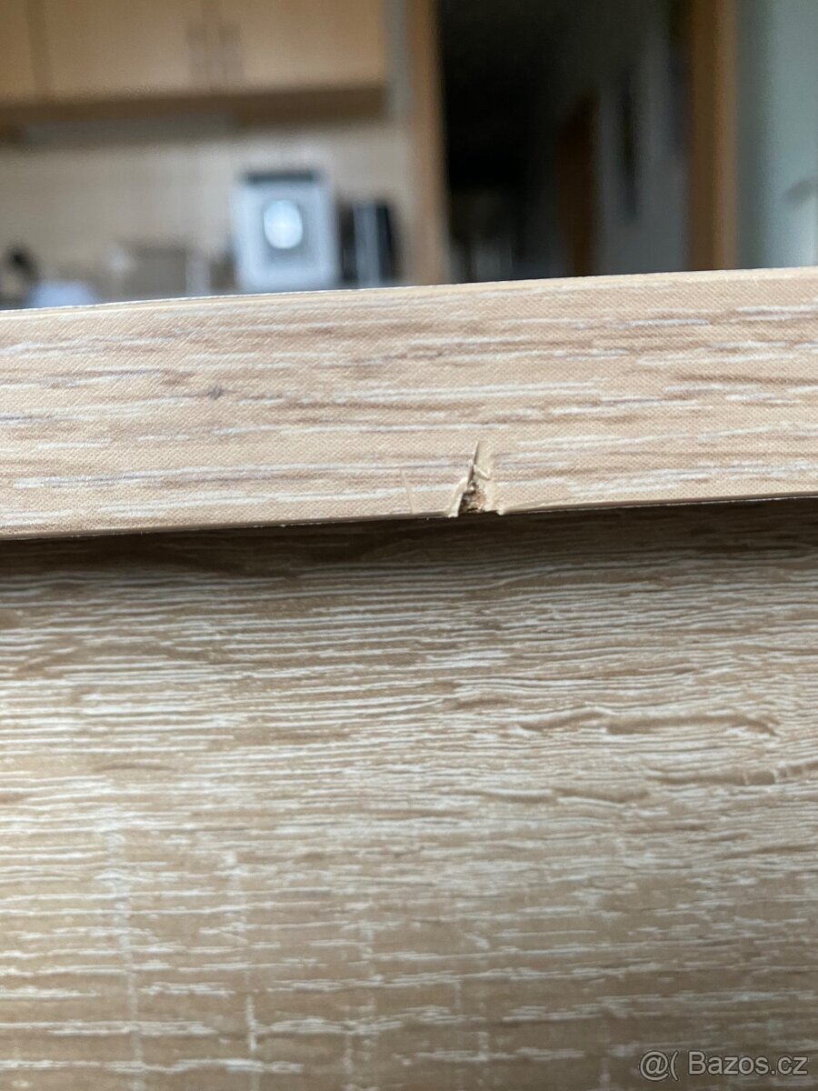 Prodám jídelní stůl - 3