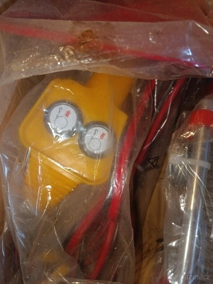 12V El. navijak 2040kg 4500lbs - 3